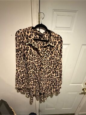 Lane Bryant Leopard Print Button-Up Blouse in Tan and Black. Hi-Lo style.